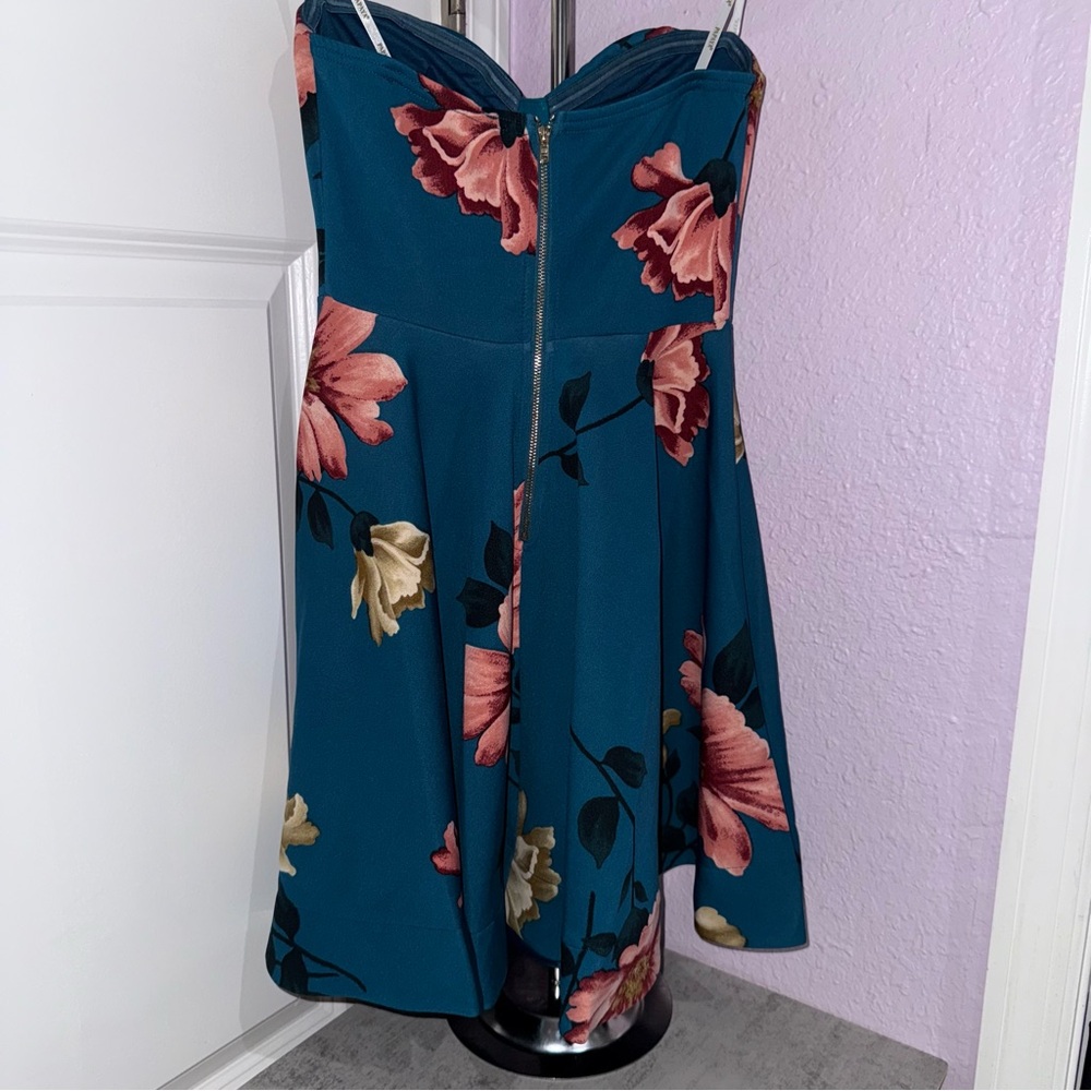 Papaya Floral Strapless Dress - Picture 3 of 4